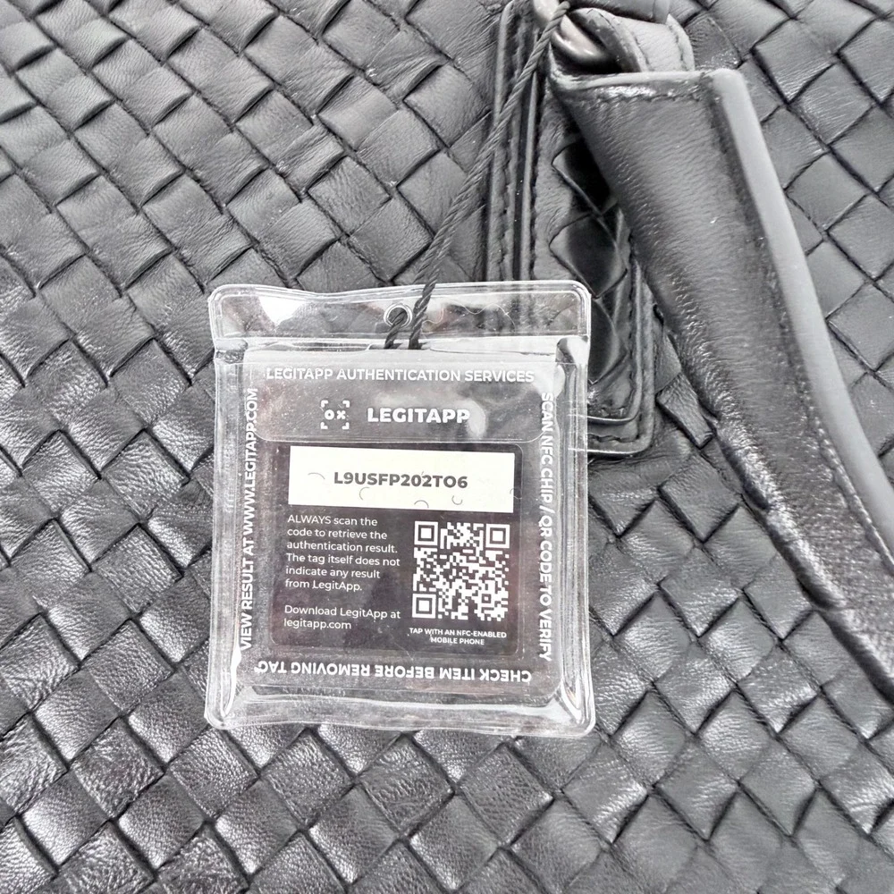 Bottega Veneta Intrecciato Tote Bag Convertible Large Black Woven Leather Italy
